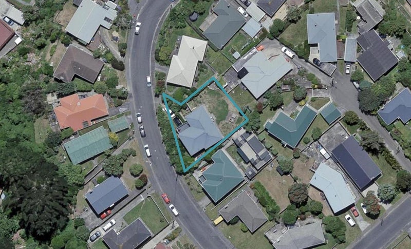30 Turville Crescent, Newlands, Wellington - Carousel 1