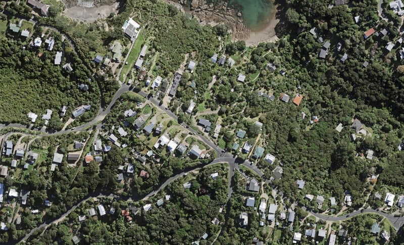 59 Queens Drive, Oneroa, Waiheke Island - Carousel 1