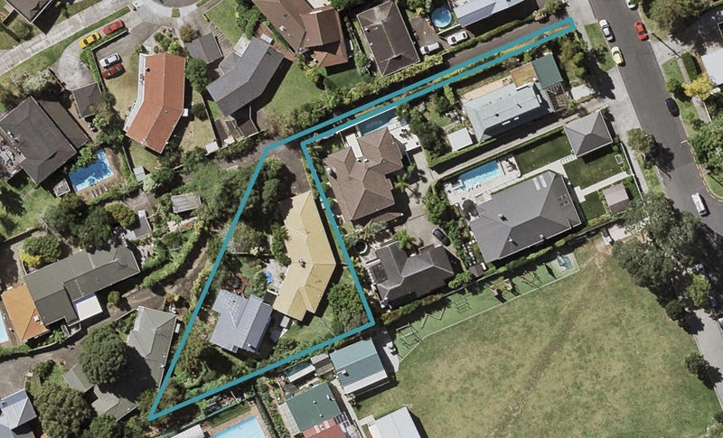 74A Waiatarua Road, Remuera, Auckland - Carousel 1
