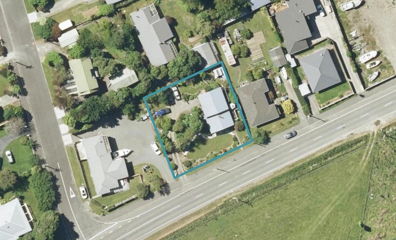 225 Waikawa Road, Waikawa, Picton - Carousel 1