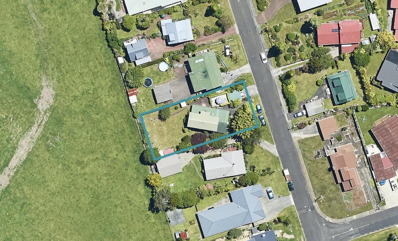 12 Rostrevor Place, Tihiotonga, Rotorua - Carousel 1