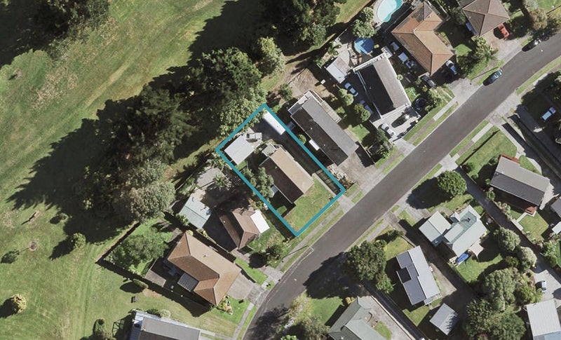 25 Pinehurst Place, Wattle Downs, Auckland - Carousel 1
