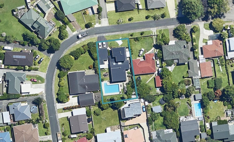 15 Parkvale Road, Otumoetai, Tauranga - Carousel 1