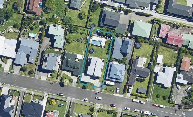 20 Rushton Avenue, Otumoetai, Tauranga - Carousel 1