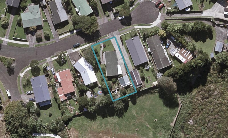 8 Oawai Place, Marfell, New Plymouth - Carousel 1