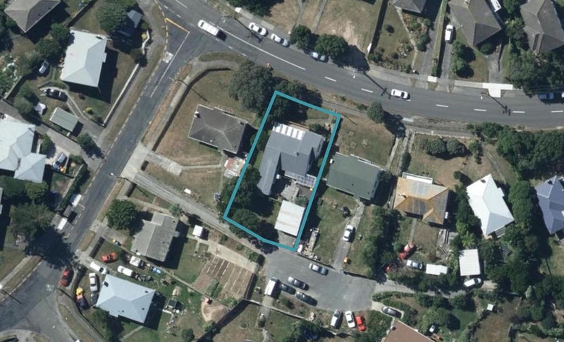 25 Pikarere Street, Titahi Bay, Porirua - Carousel 1