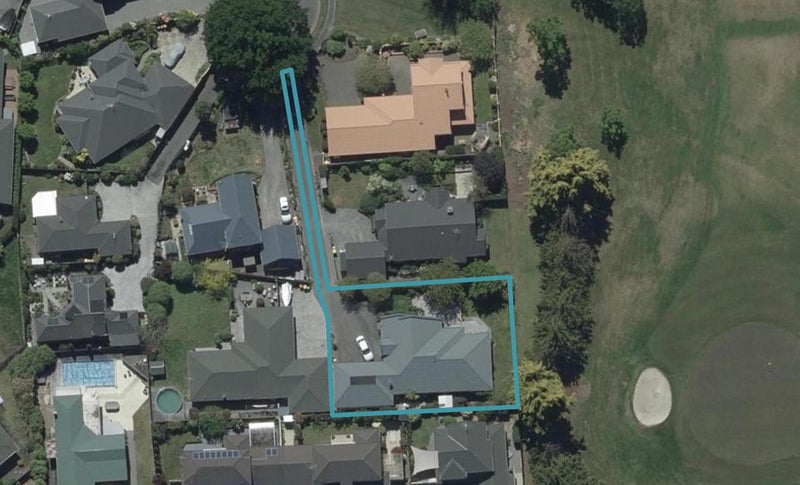 11 Oakmont Green, Shirley, Christchurch - Carousel 1