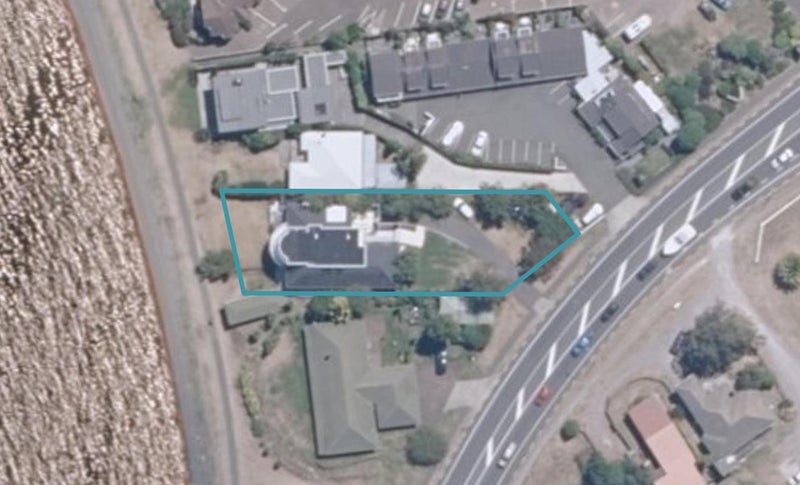 317 Lake Terrace, Two Mile Bay, Taupo - Carousel 1