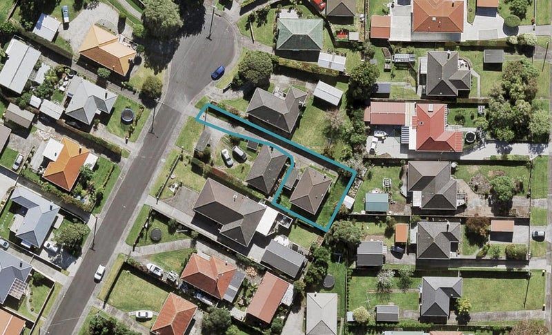 11A Rixon Place, Te Atatu Peninsula, Auckland - Carousel 1