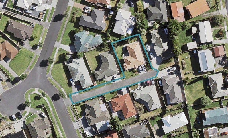 44 Bellville Drive, Clendon Park, Auckland - Carousel 1