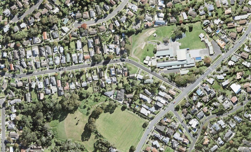 2/8 Alexander Avenue, Torbay, Auckland - Carousel 1