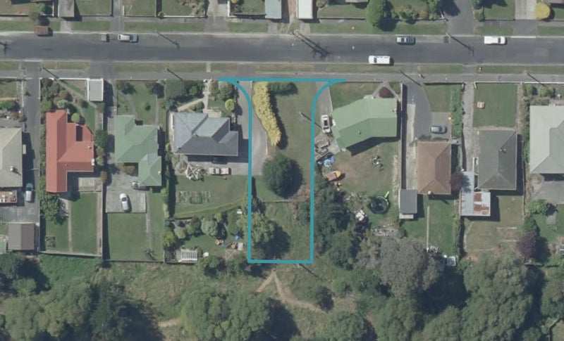 14 Waldron Crescent, Green Island, Dunedin - Carousel 1