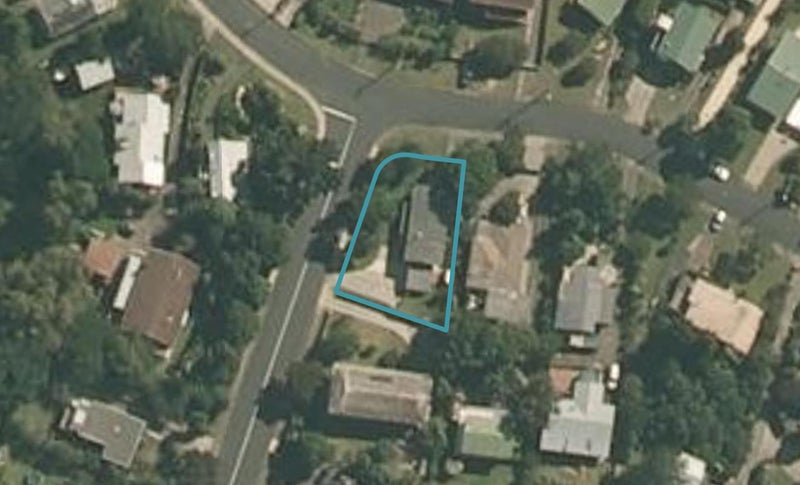 8 Hammond Avenue, Hatfields Beach, Orewa - Carousel 1