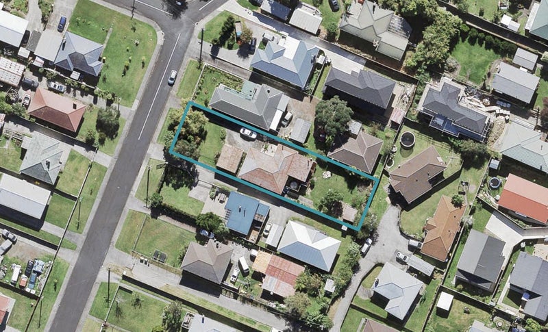 4 Laura Street, Kelston, Auckland - Carousel 1
