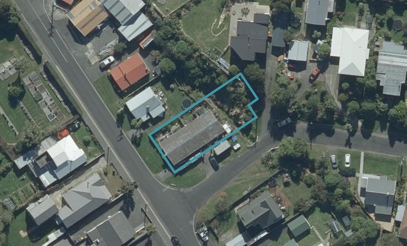 13B Greenacres Street, Macandrew Bay, Dunedin - Carousel 1