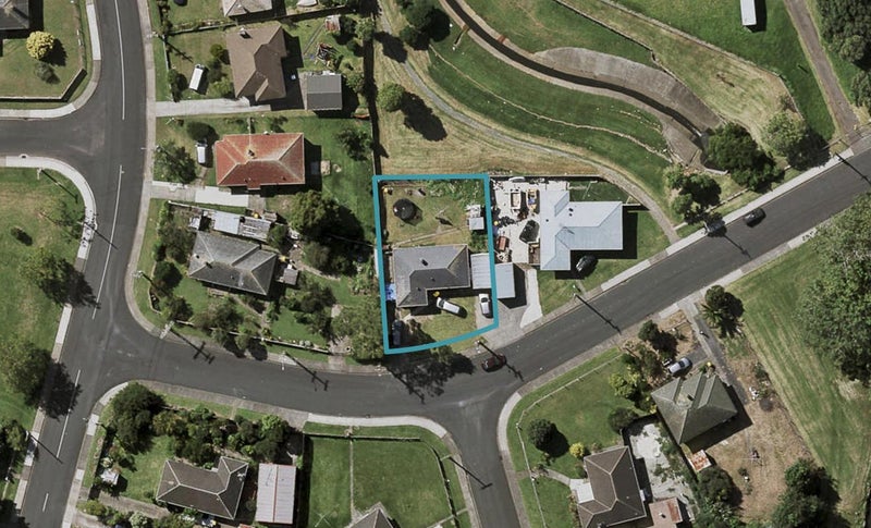 4 Bond Street, Otara, Auckland - Carousel 1