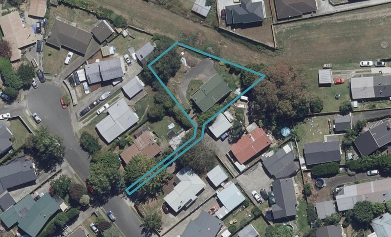 44 Joanna Place, Deanwell, Hamilton - Carousel 1