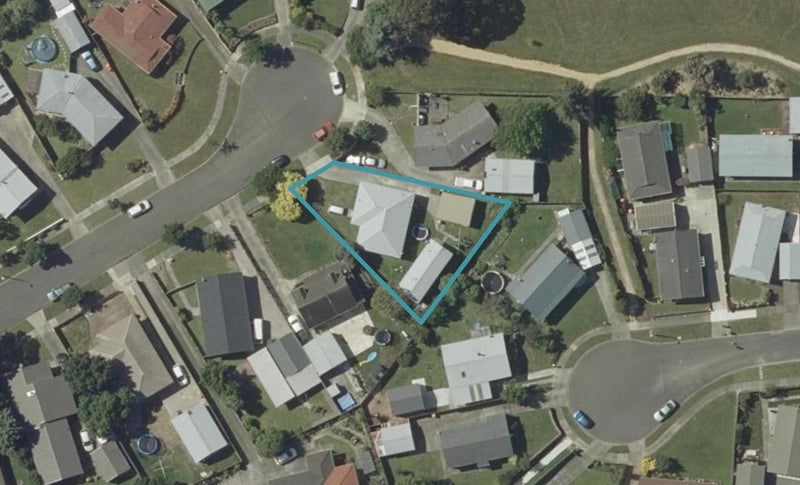 24 Lyndale Place, Kelvin Grove, Palmerston North - Carousel 1