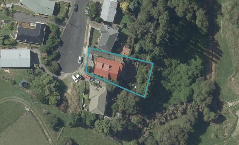 84 Koremata Street, Green Island, Dunedin - Carousel 1