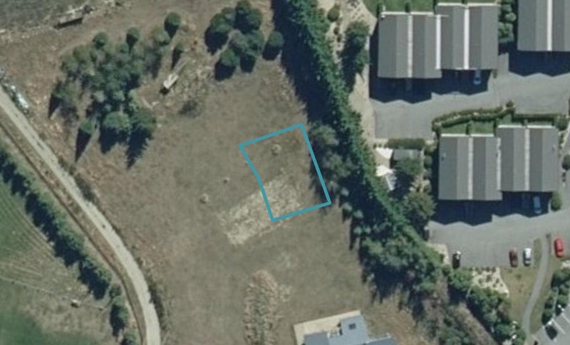 8 Cleland Close, WANAKA - Carousel 1