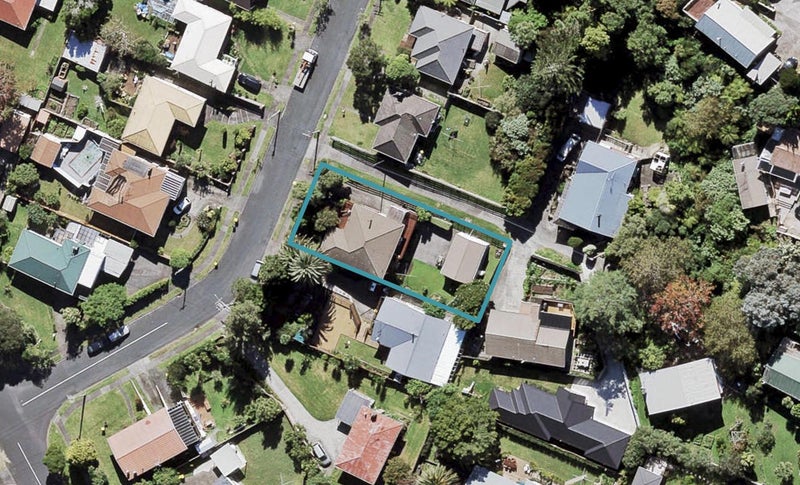 6 Kelston Street, New Lynn, Auckland - Carousel 1