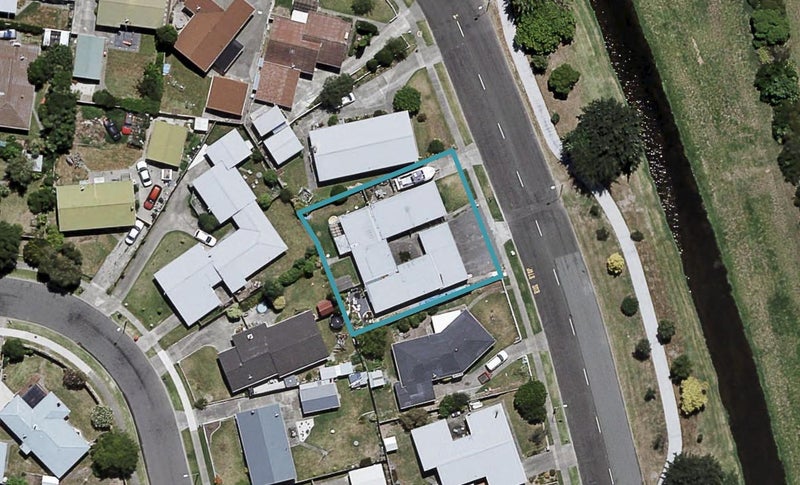2/131 Westminster Avenue, TAMATEA, NAPIER - Carousel 1