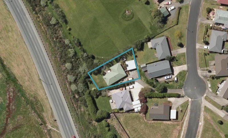 14 Pearce Drive, Kamo, Whangarei - Carousel 1