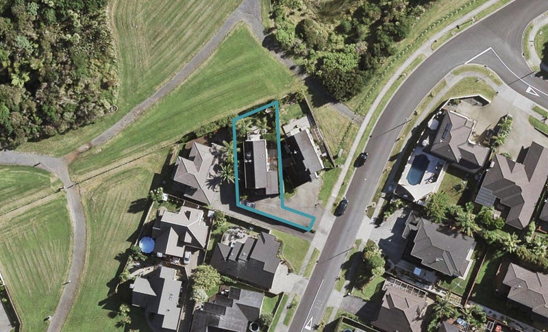 8 Dawood Place, The Gardens, Auckland - Carousel 1