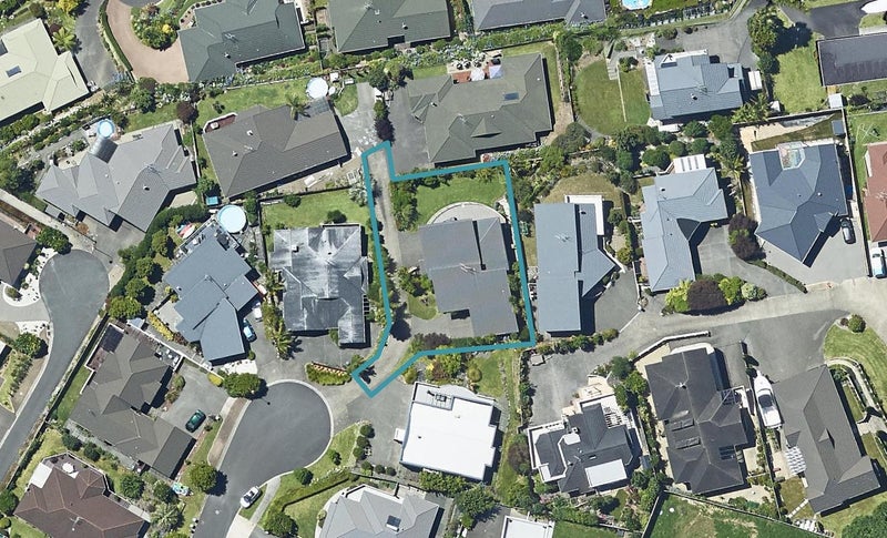 10 La Cuesta Close, Bethlehem, Tauranga - Carousel 1