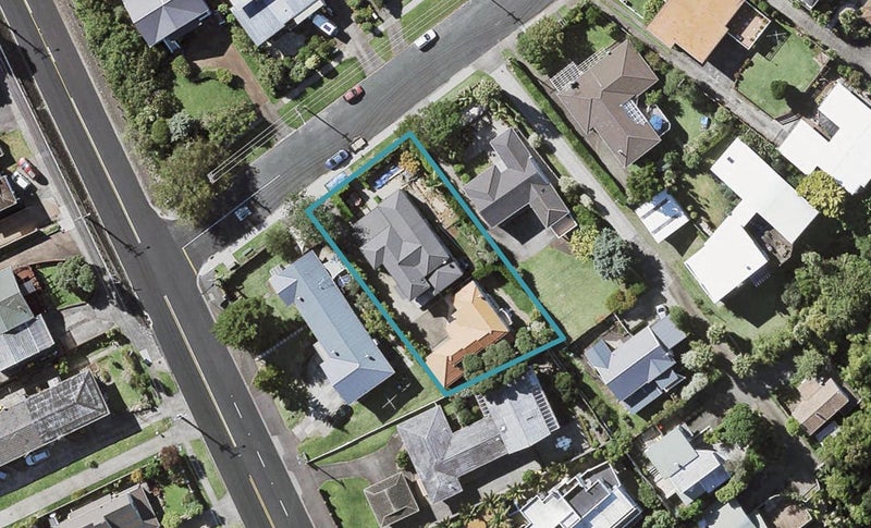 1/1 Rangitoto Terrace, Milford, Auckland - Carousel 1