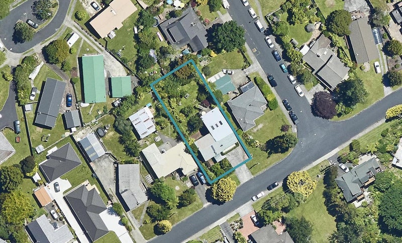 65 Grand Vue Road, Kawaha Point, Rotorua - Carousel 1