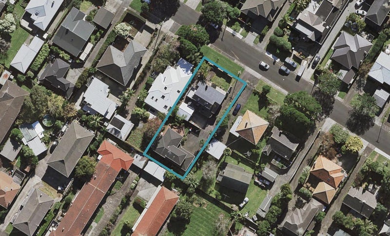 11A Kowhatu Road, One Tree Hill, Auckland - Carousel 1