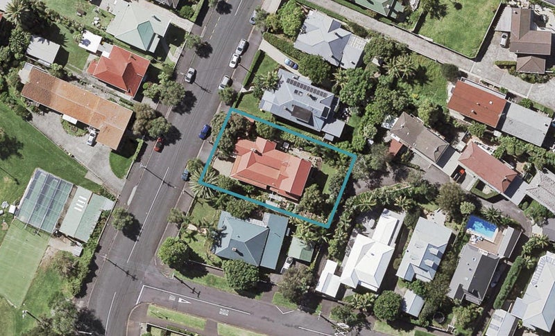 18 Cheltenham Road, Devonport, Auckland - Carousel 1