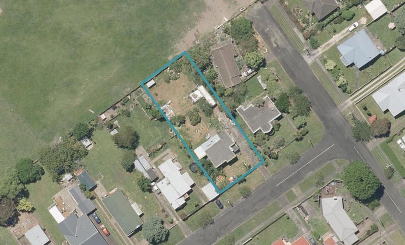 11 Arran Place, Aramoho, Whanganui - Carousel 1