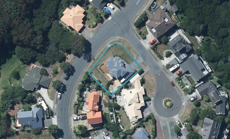 2 Pendeen Place, Camborne, Porirua - Carousel 1