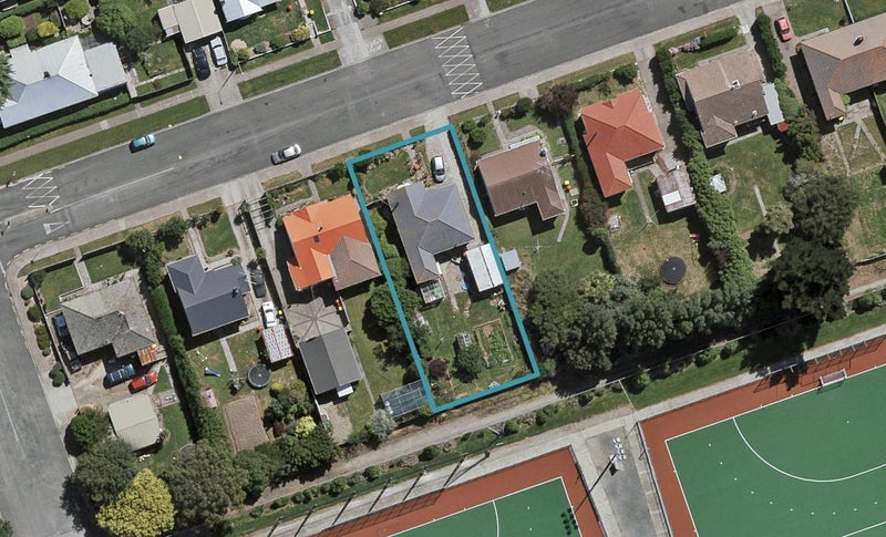 81 Islington Street, Turnbull Thomson Park, Invercargill - Carousel 1
