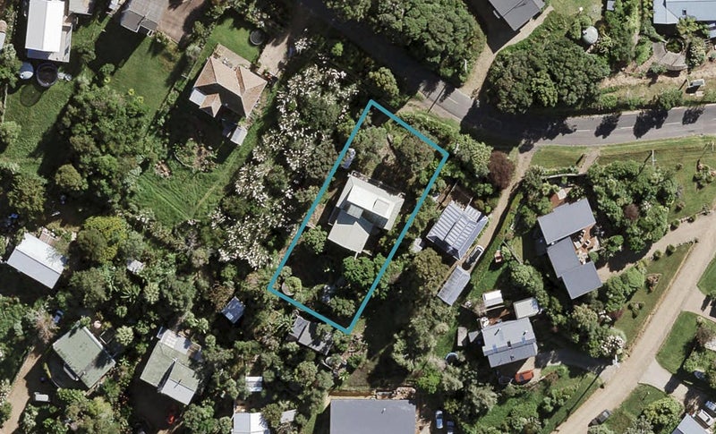 381 Sea View Road, Onetangi, Waiheke Island - Carousel 1