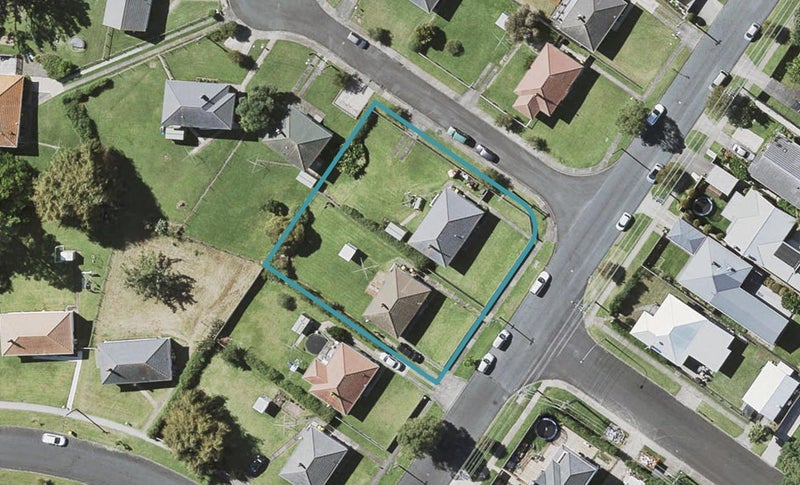 57 Eversleigh Road, Belmont, Auckland - Carousel 1