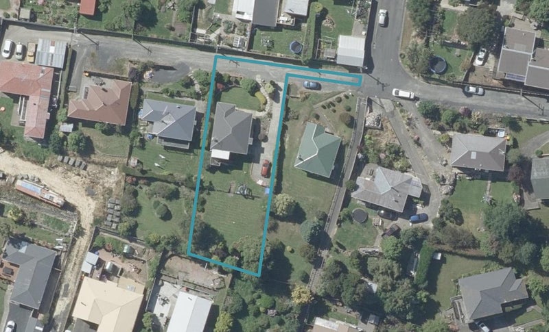 7 Shirley Place, Kenmure, Dunedin - Carousel 1