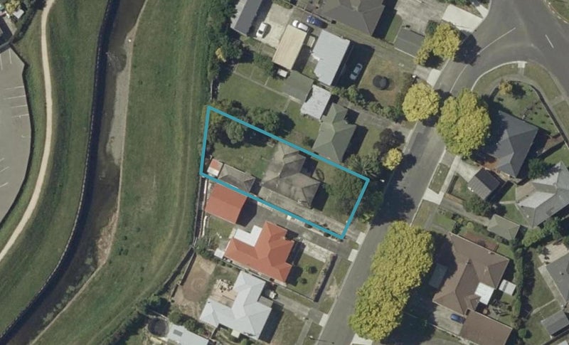 8 Birmingham Street, Takaro, Palmerston North - Carousel 1