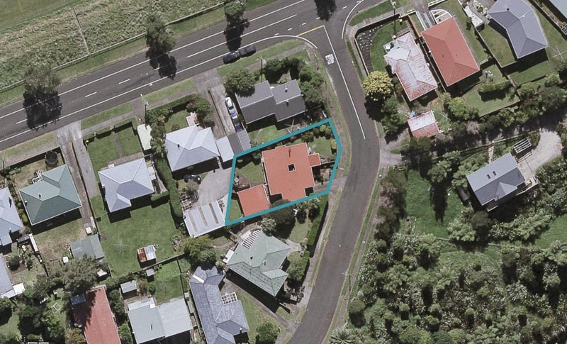 4 Harriet Place, Spotswood, New Plymouth - Carousel 1