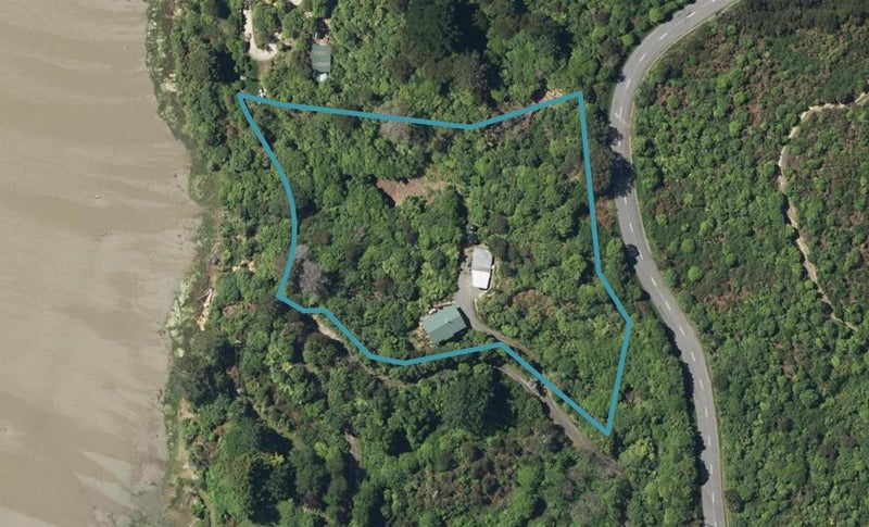 215 Queen Charlotte Drive, Picton - Carousel 1