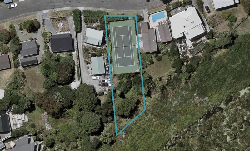 23 Freyberg Crescent, Waikanae Beach, Waikanae - Carousel 1