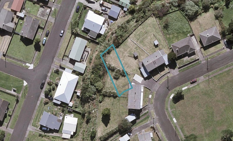 9 Pukeori Street, Marfell, New Plymouth - Carousel 1