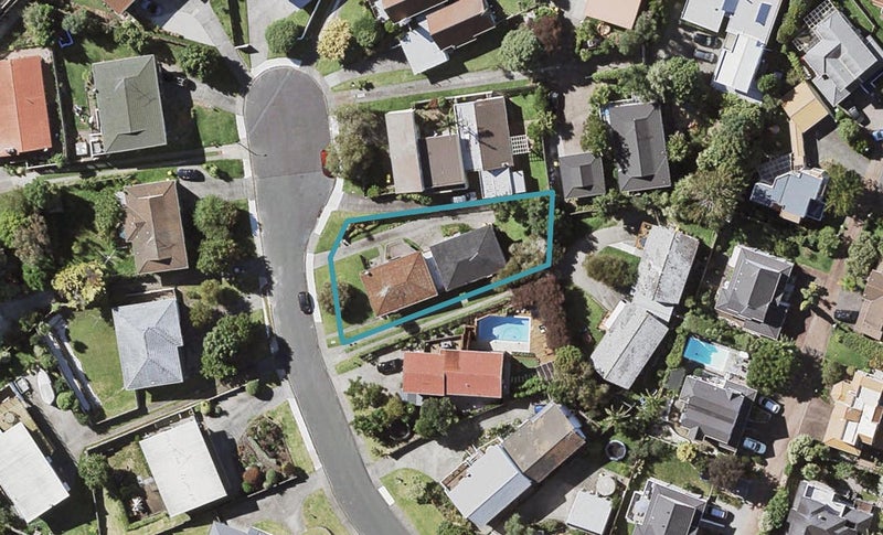 2/19 Prestige Place, Castor Bay, Auckland - Carousel 1
