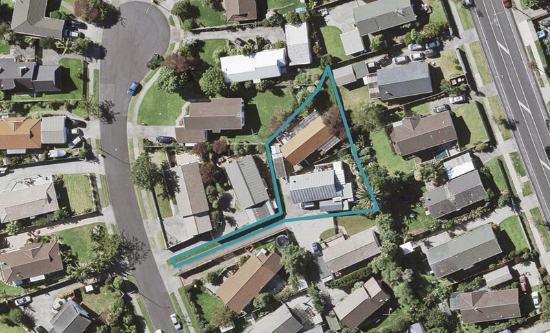 2/15 De Quincey Terrace, Highland Park, Auckland - Carousel 1