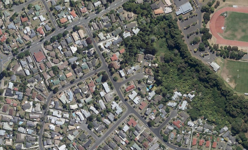 1 Bellwood Place, Chartwell, Hamilton - Carousel 1