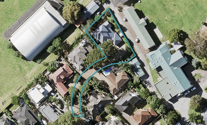 41 Oakwood Grove, Eastern Beach, Auckland - Carousel 1