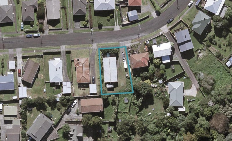 18 Banks Street, Marfell, New Plymouth - Carousel 1