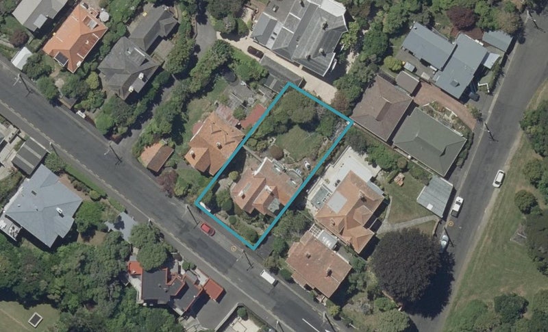 8 Lynwood Avenue, Maori Hill, Dunedin - Carousel 1